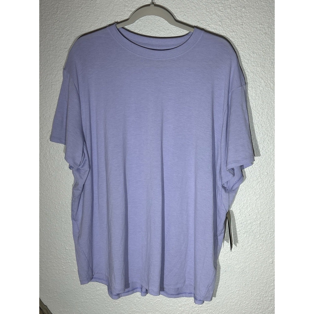 Nike NWT womens Athletic Nike One Dri Fit Loose Fit Training Lilac Short Sleeve